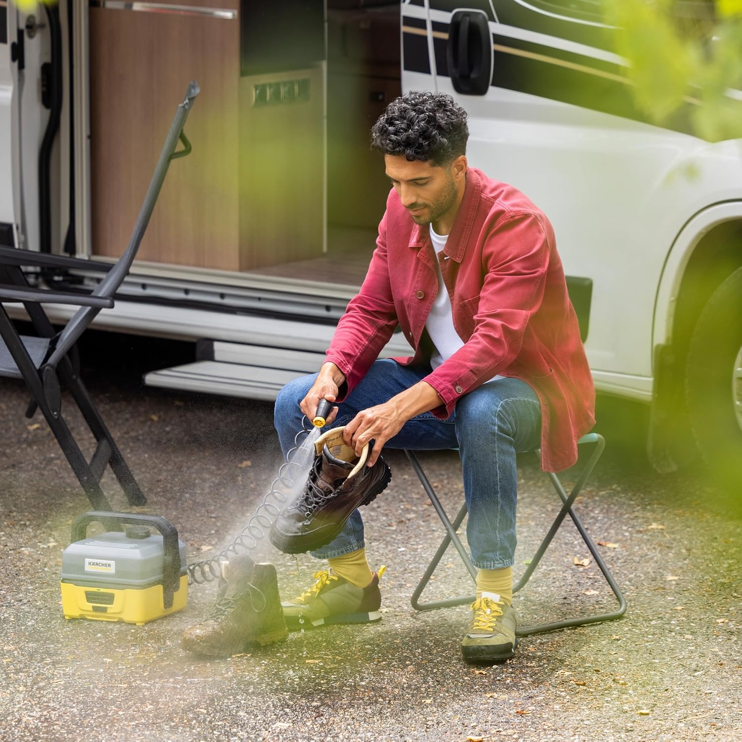 jardinito Nettoyeur à Pression Mobile OC 3 + Kit Vélo, Débit : 2 L/h, Réservoir d'eau : 4 L, Tuyau : 2,8 m, Buse à Jet Plat, Brosse Universelle, Nettoyant, Bonnette Microfibres, Boîte de Rangement