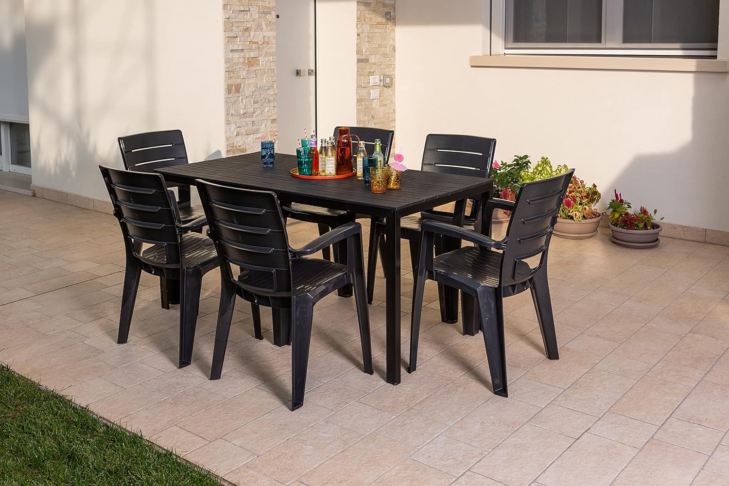 Thomas & Anita - Ensemble repas 6 places - table acier 180x90cm et chaises empilables effet bois