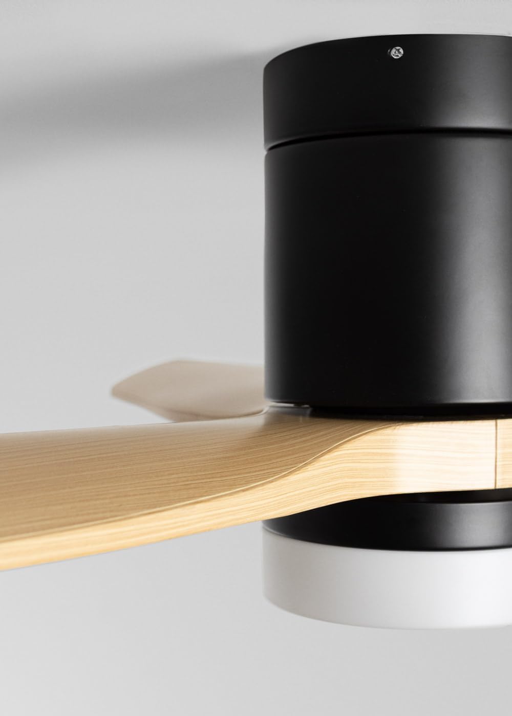 CREATE WINDCALM S Ventilateur de plafond ABS avec lumière noire, pales effet bois clair avec télécommande, 40 W, silencieux, Ø112 cm, 6 vitesses, 3 températures de lumière, minuterie, fonction été
