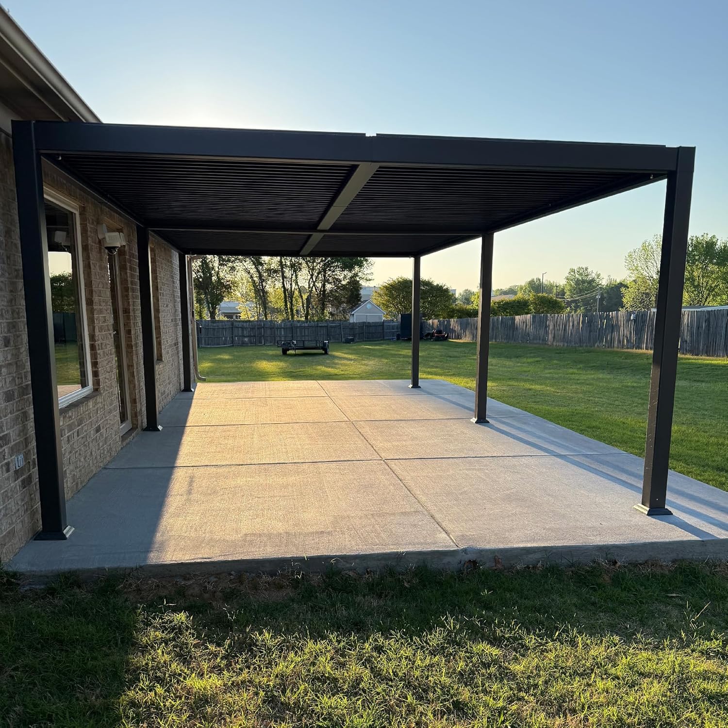 jardinito - Pergola bioclimatique - 4x6m - alu lames LED gris
