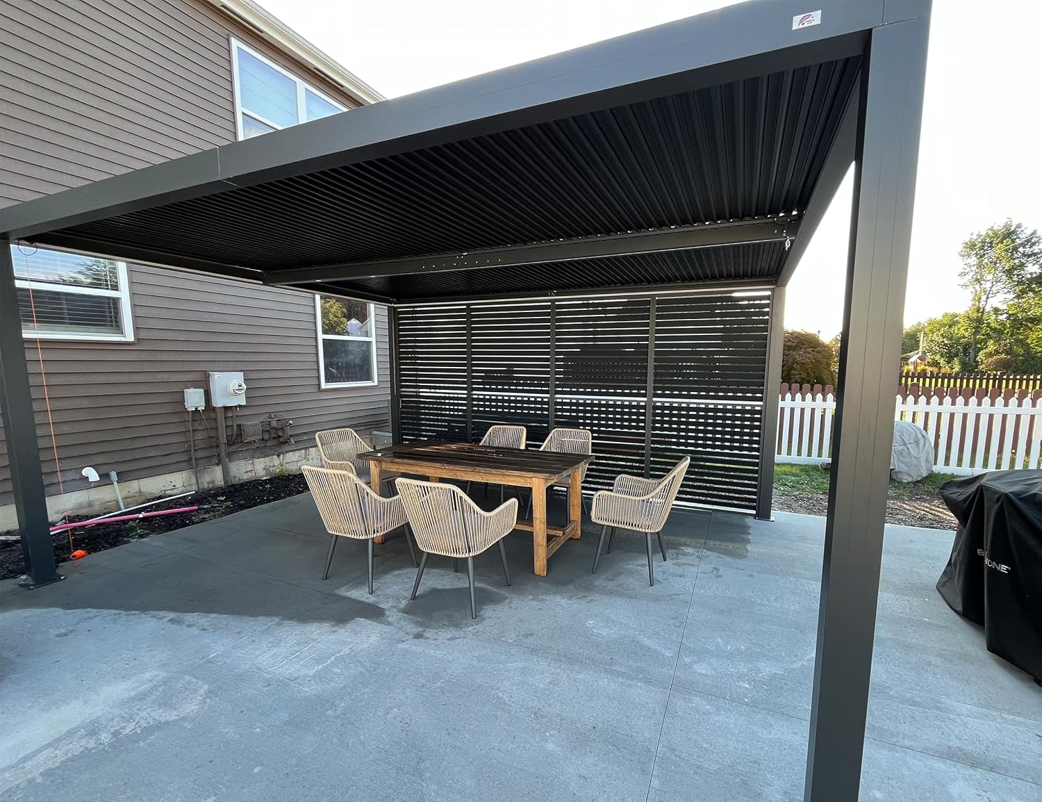 jardinito - Pergola aluminium bioclimatique 4,8x3m, lames orientables, persiennes fixes, gris